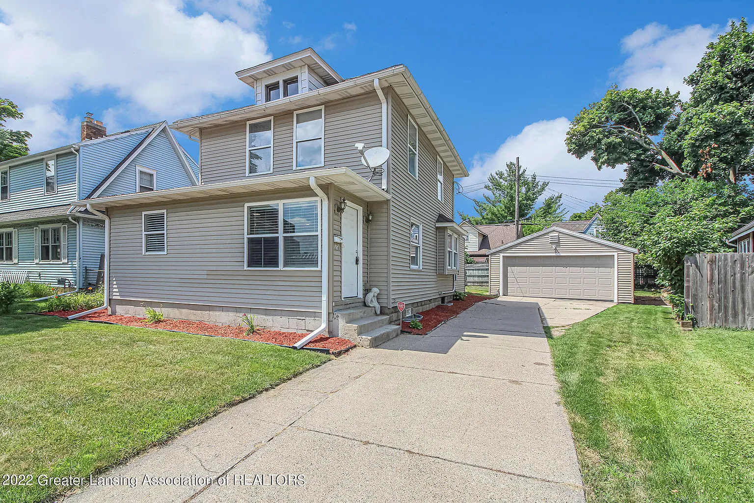 218 W Greenlawn Ave photo 1