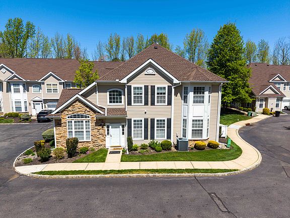 2nd image of 159 Shinnecock Dr