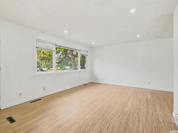 5th image of 99 Lindsay DRIVE