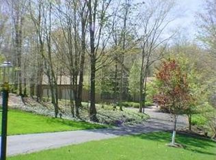 11676 Legend Creek Dr, Chesterland, OH 44026