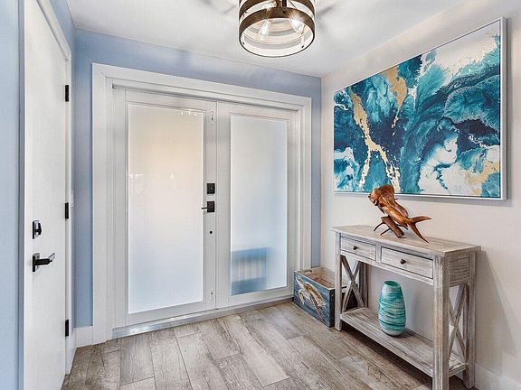 2nd image of 230 Sunrise Avenue #103