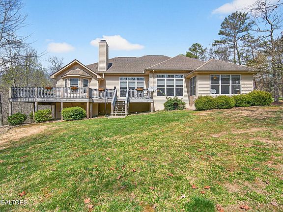 3rd image of 16 Conrad Cir