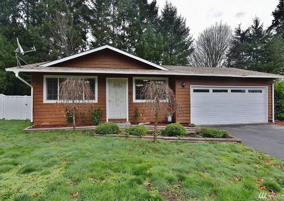 1st image of 762 NW Woodlawn Ct