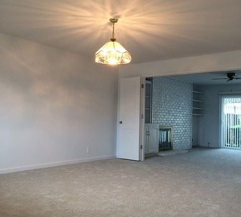 3rd image of 6559 Crown Blvd