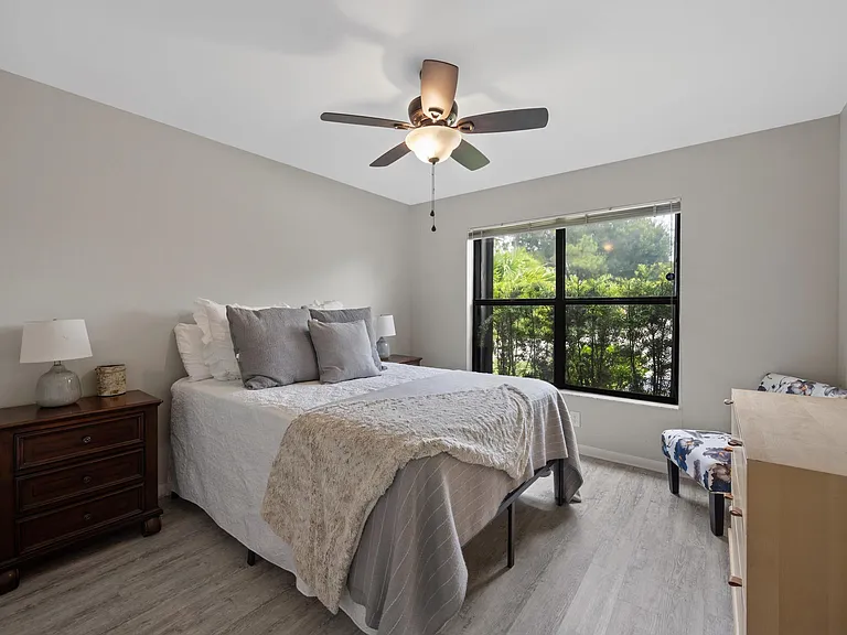 2482 Bedford Mews Dr — Photo 23