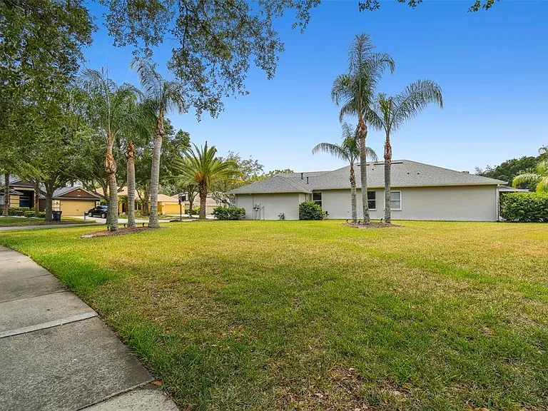 8208 Pinewood Run Ct — Photo 50