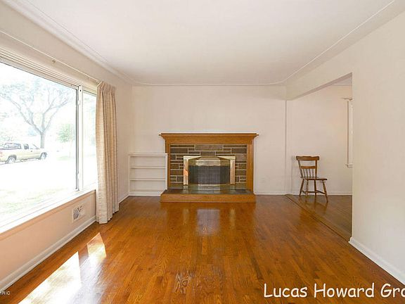 3rd image of 1503 Herrick Ave NE