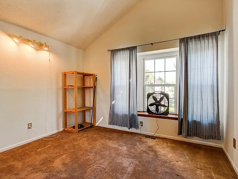 1227 S Flower Cir #E — Photo 18