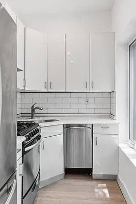 Sold by Douglas Elliman | media 27