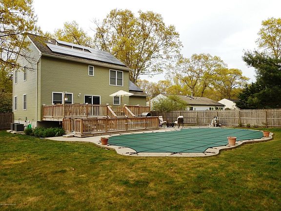 4th image of 6 Hilltop Dr