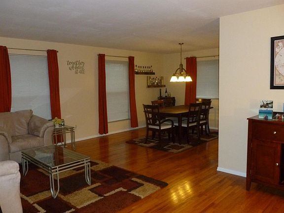 3rd image of 3665 Oakmeadow Ln