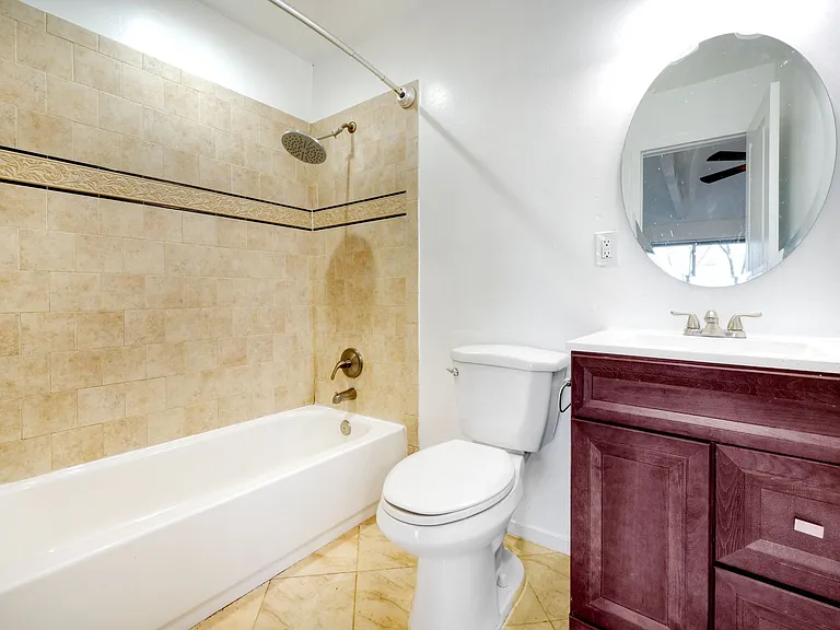 2707 Robertson St — Photo 8