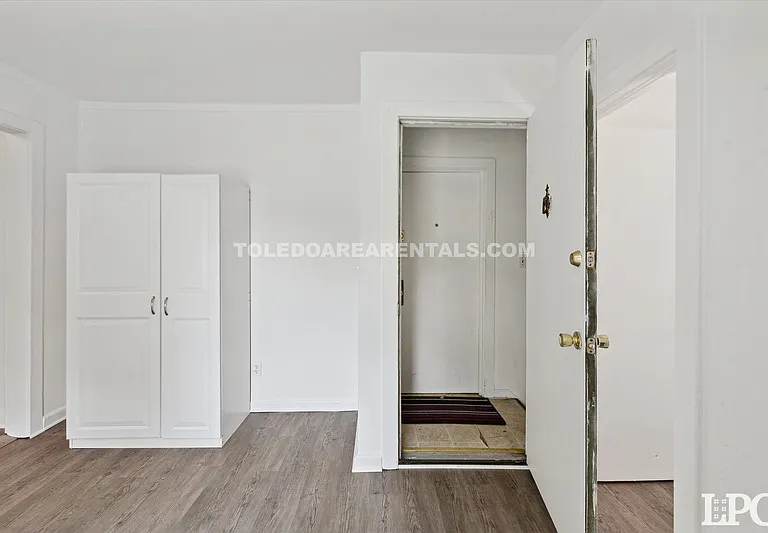 3843 Peru St #3 — Photo 5