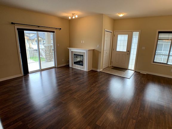 2nd image of 109 Fontaine Cres #103
