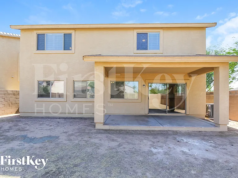 6724 S 49th Dr — Photo 14