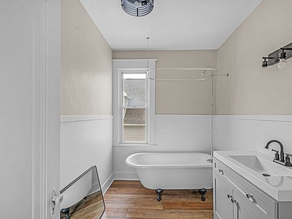 4th image of 1560 Quarry Ave NW #2