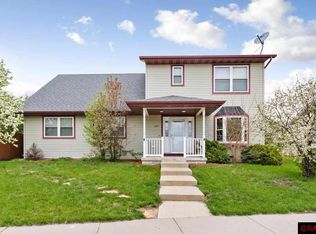 1127 Engesser Ln, Saint Peter, MN 56082