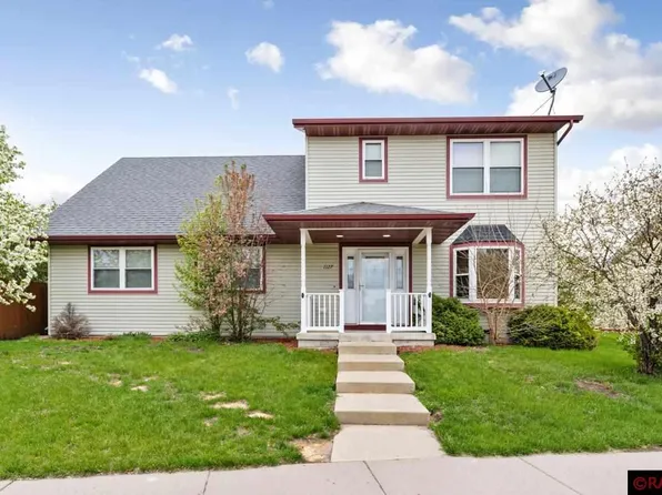 1127 Engesser Ln, Saint Peter, MN 56082
