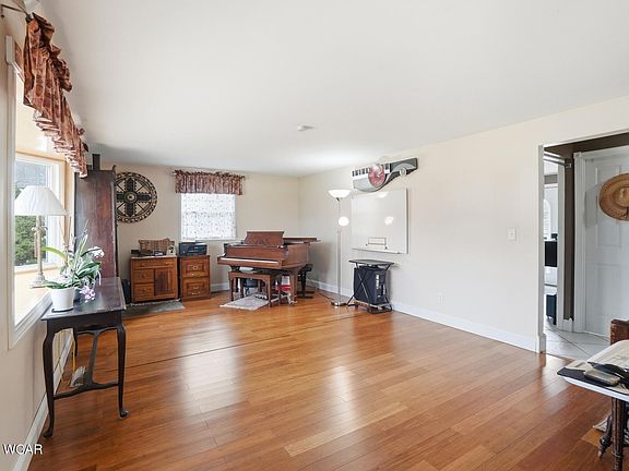 5th image of 3547 Woodhaven Ln