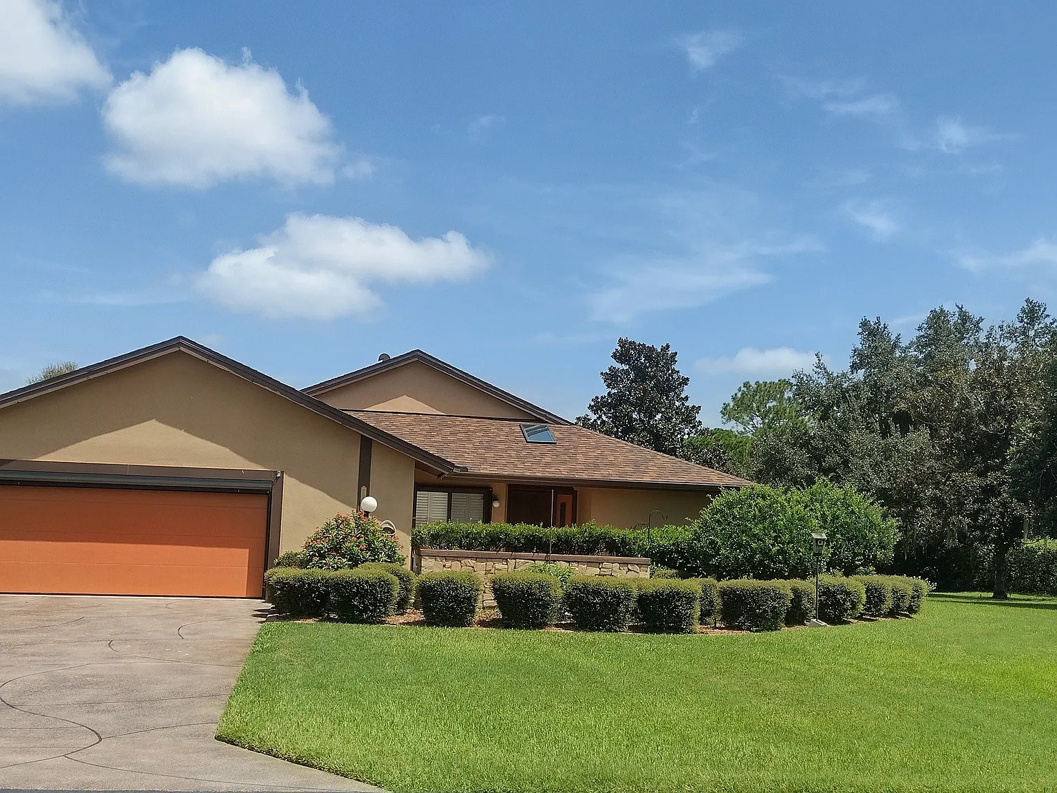 2 bed, 2105 sqft, $2,100 — Photo 3