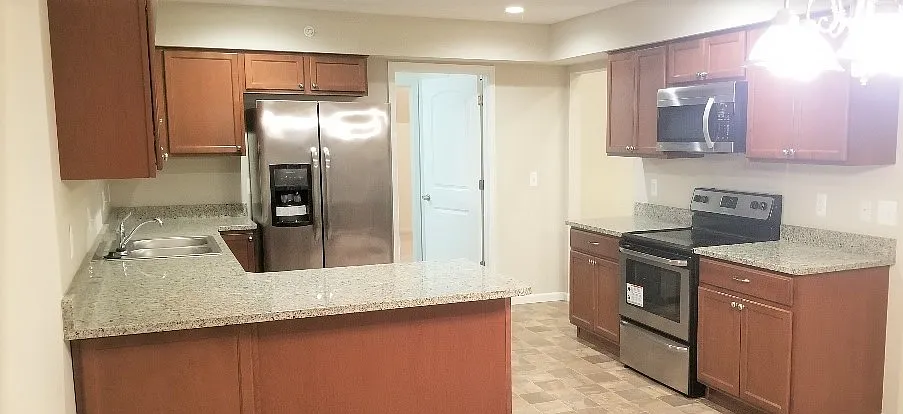 2 bed, 1700 sqft, $1,990 — Photo 3