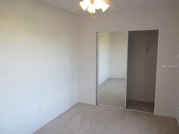 5th image of 921 Willow Dr