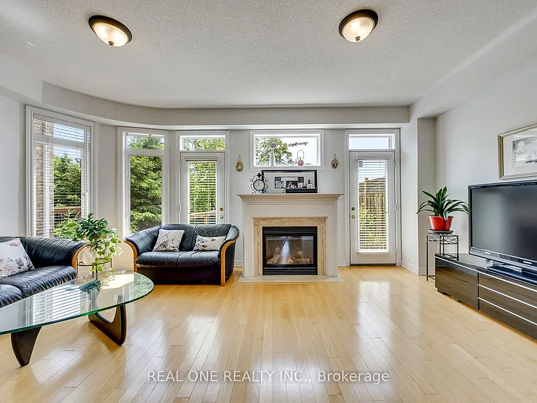 1126 Woodington Ln — Photo 14