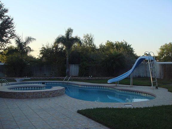 4th image of 1811 Edward Dr