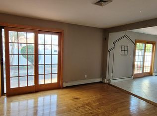 6 Albergo Ct APT A, Bethpage, NY 11714