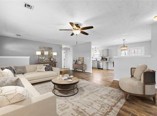 773 Duckworth St, Gentry, AR 72734
