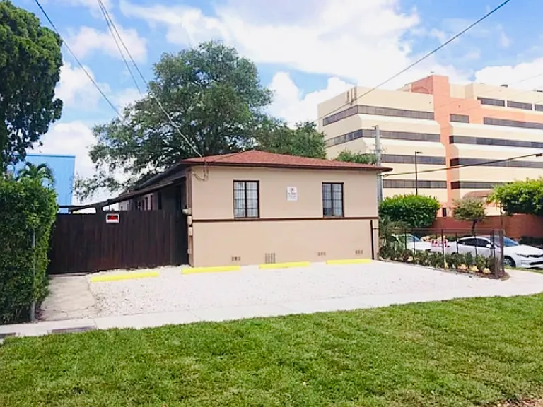 4104 NW 3rd St — Photo 19