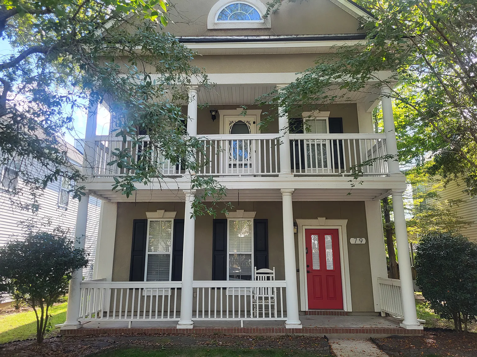 3 bed, 2200 sqft, $2,700 — Photo 2