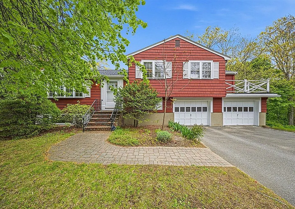 8 Brown Rd