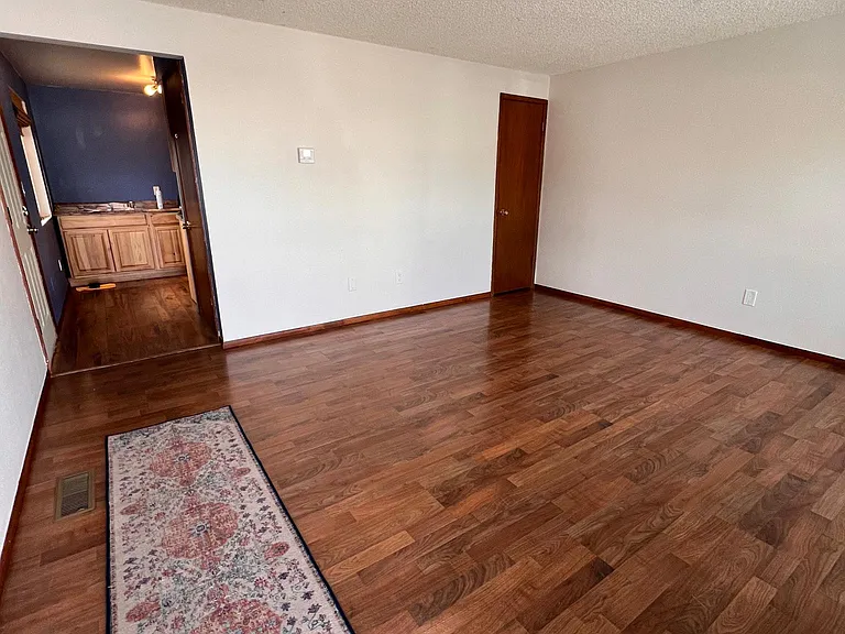 328 E Walton Ave — Photo 8