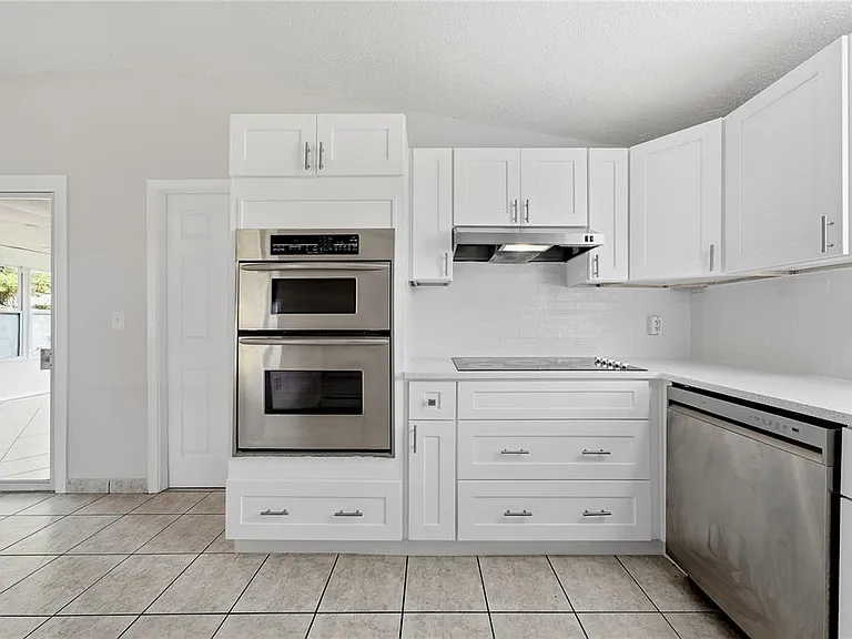 14190 Page Ave — Photo 13