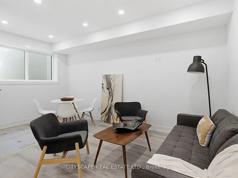 587 Oakwood Ave #1 — Photo 16