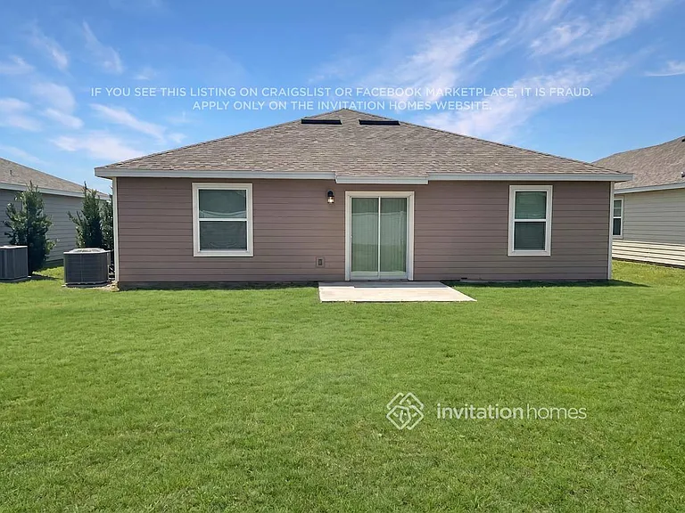 908 Caitlin Loop — Photo 12