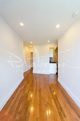 Rented by Platinum Forbes Global Properties | media 2