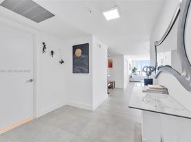 300 Sunny Isles Blvd