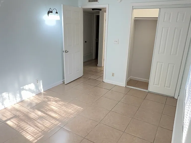 229 W Lester St #229 — Photo 7
