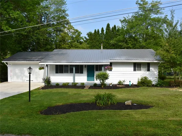 11721 Oakwood Rd, Conneaut Lake, PA 16316