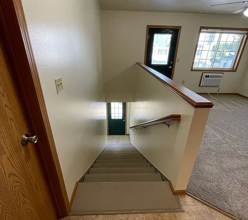 1st image of 930-940 Linden Dr #960-203