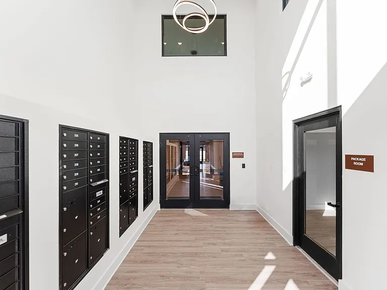 175 W Black St #201 — Photo 32