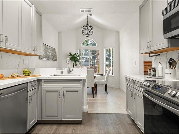 4th image of 2655 Heritage Park Cir