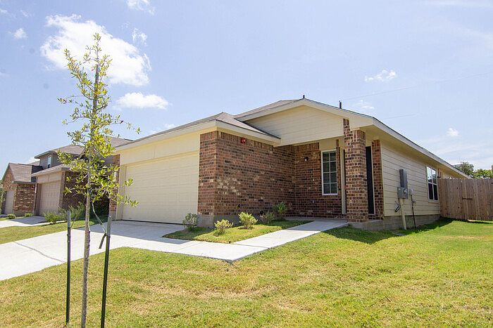 1st image of 2028 Oakwood Forest Dr