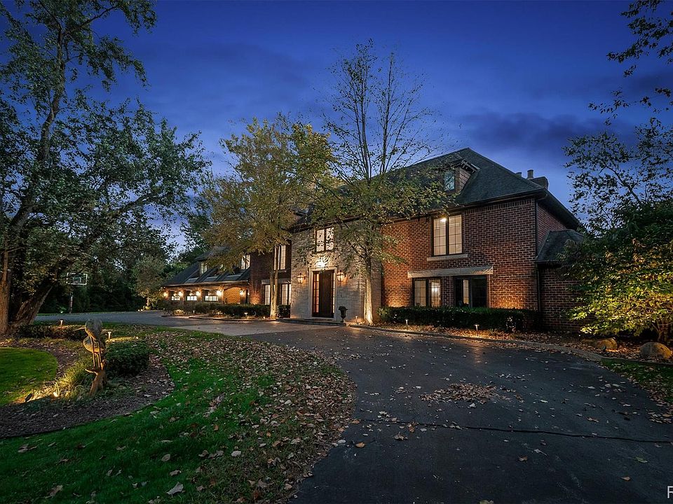 1st image of 25325 Devon Ln