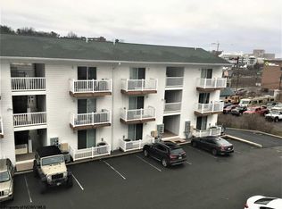 5203 Apple Ln, Morgantown, WV 26505