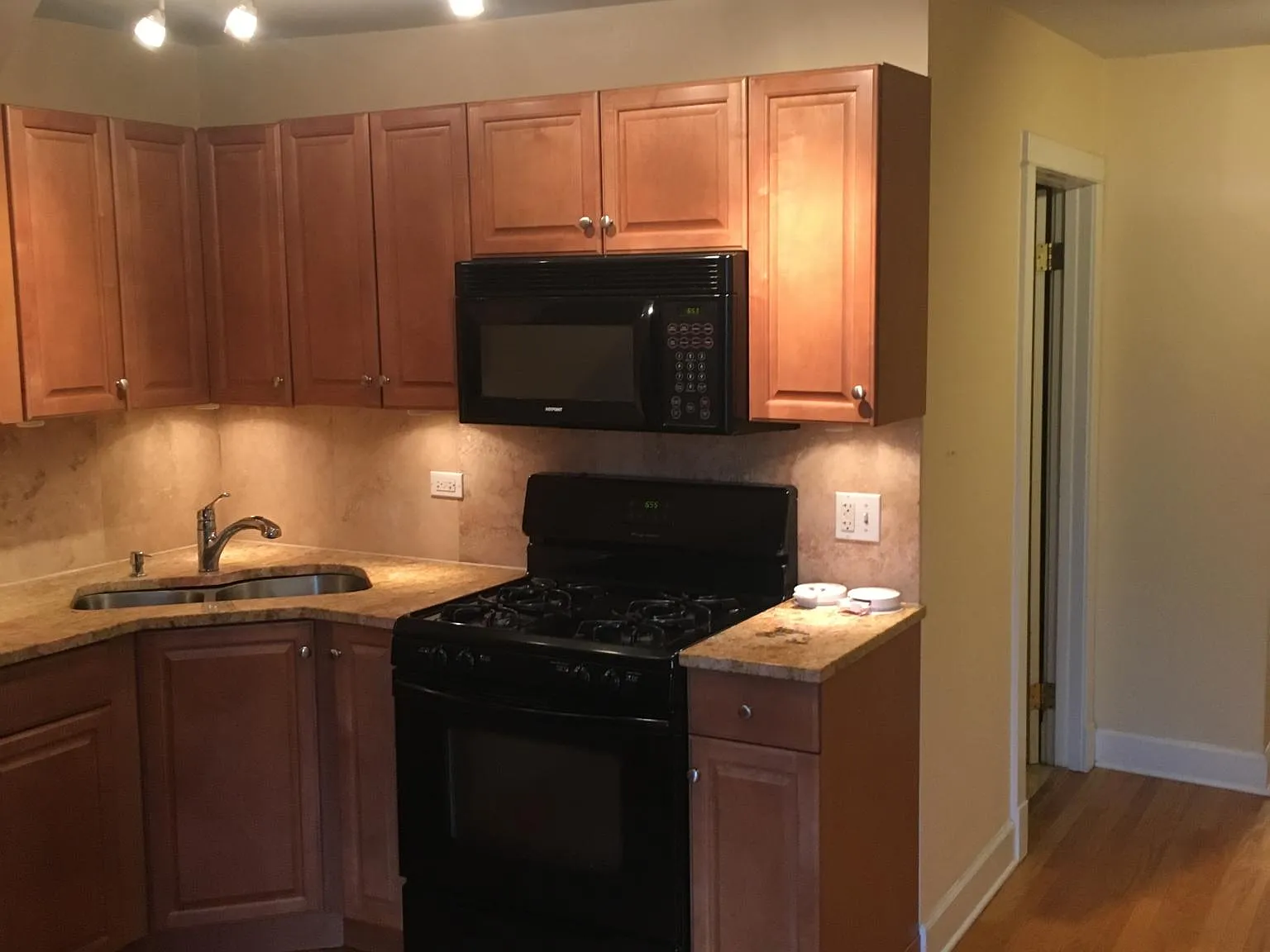 2953 N Dawson Ave — Photo 3