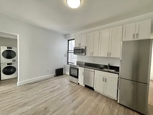 Rented by New Amsterdam Realty Group | media 27