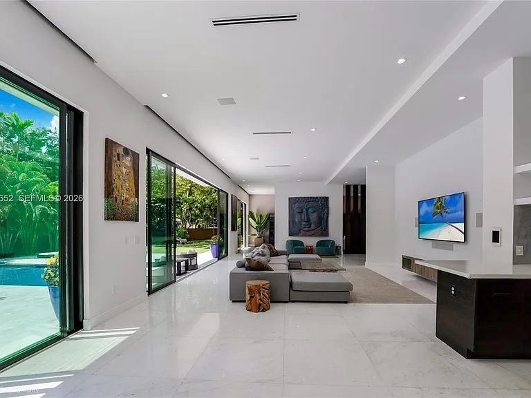 56 Samana Dr — Photo 8
